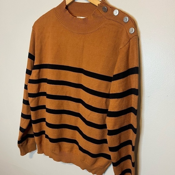 Kirundo Striped Sweater with textured Buttons XL - Picture 4 of 5